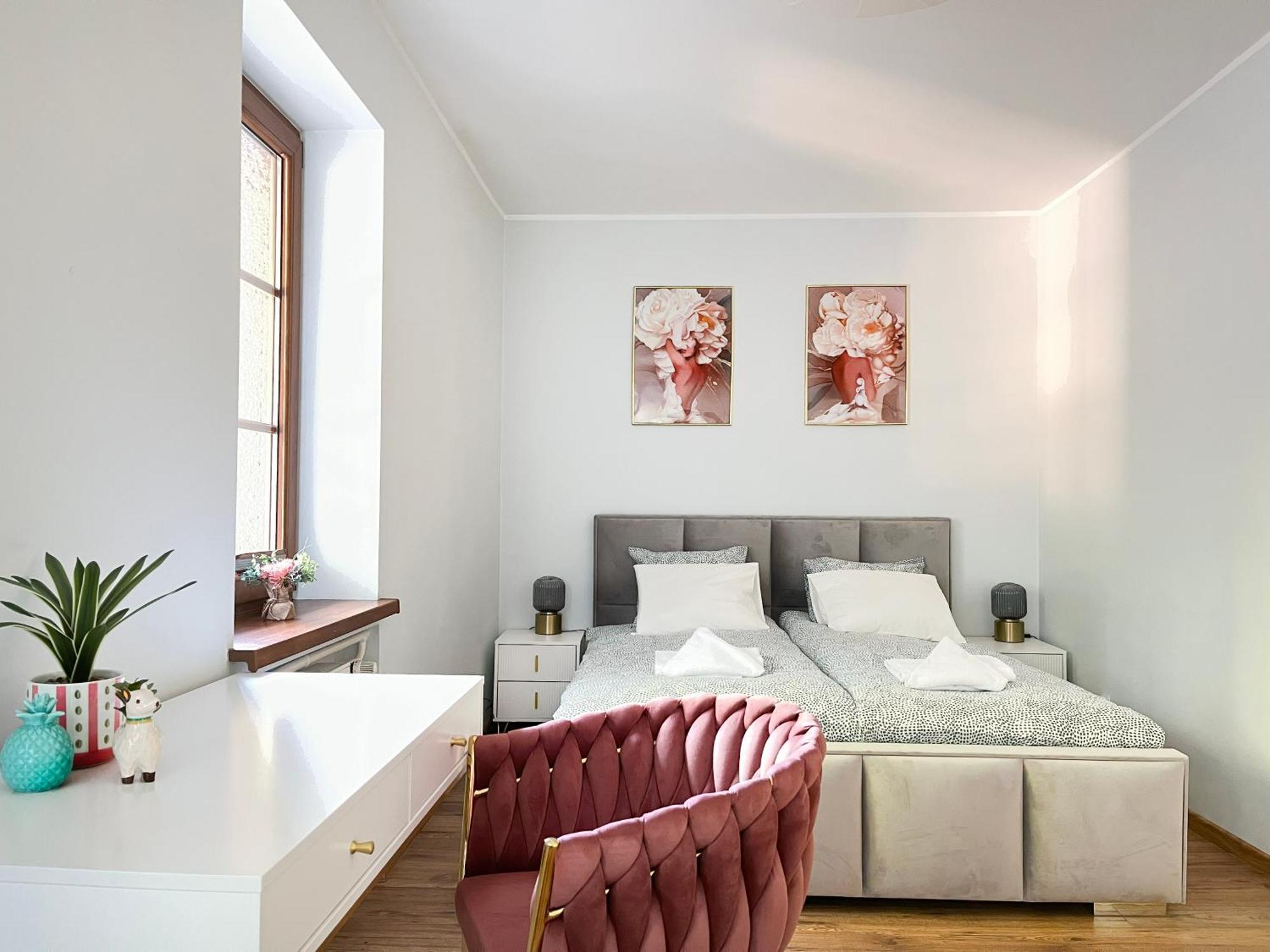 Large 2 Bedrooms And Living Room, Kazimierz District Apartment Krakau